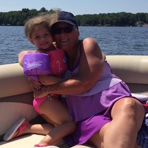 Meet your Posher, Laurie